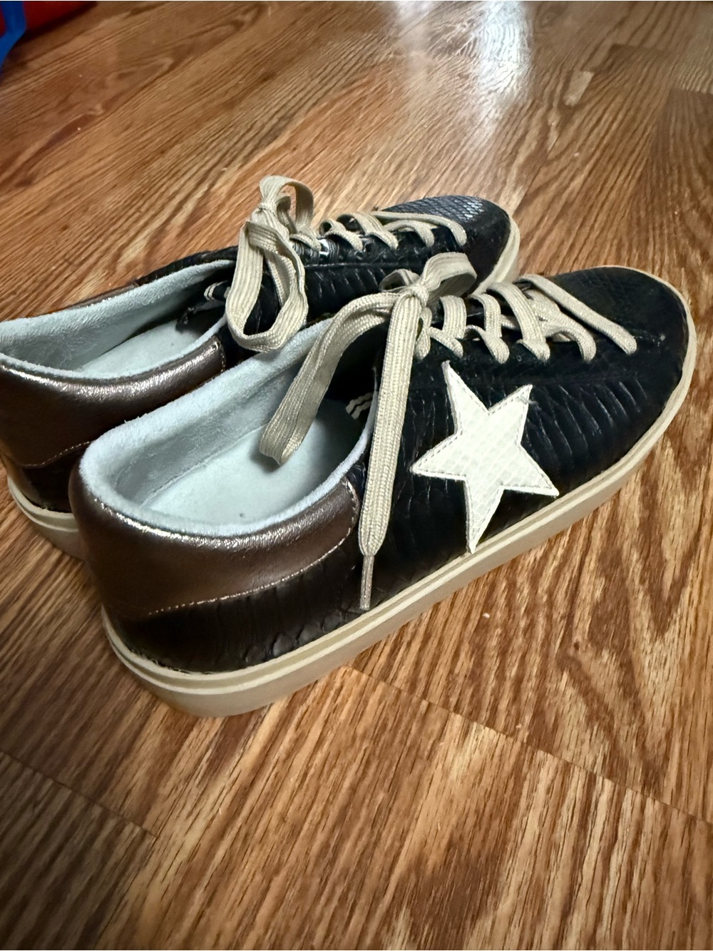 Shushop Reba Black Snake Sneakers Size 9